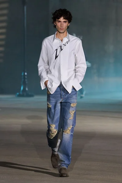 Look 74